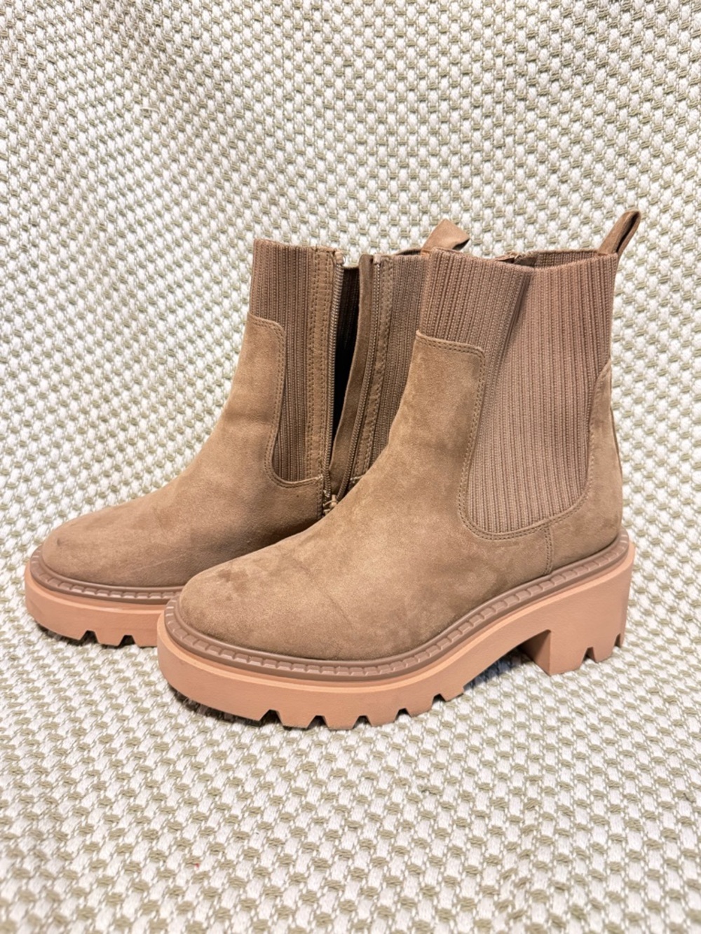 Universal Thread Tan Chunky Platform Ankle Boots Size 8